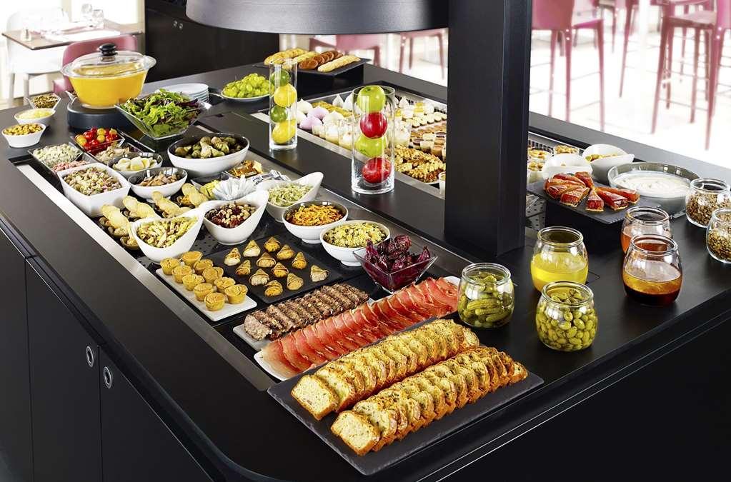 Campanile Salon-De-Provence Hotel Ресторант снимка