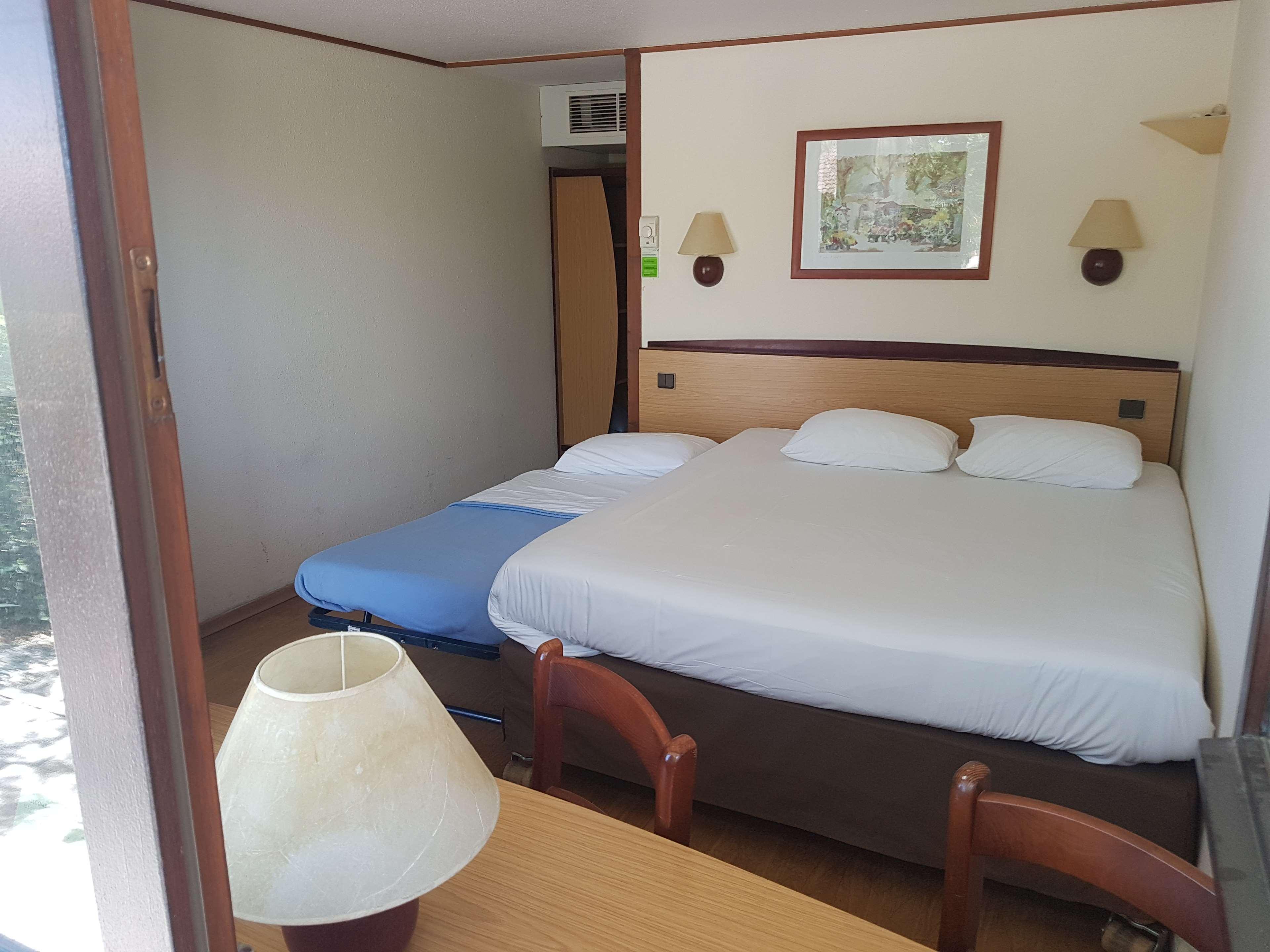 Campanile Salon-De-Provence Hotel Екстериор снимка